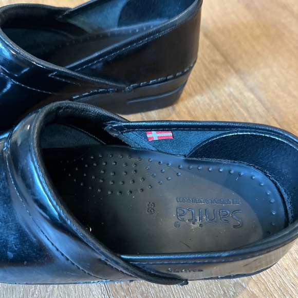 Sanita Sabel Glossy Black Patent Leather Slip Resistant Women's Clogs - Picture 4 of 7